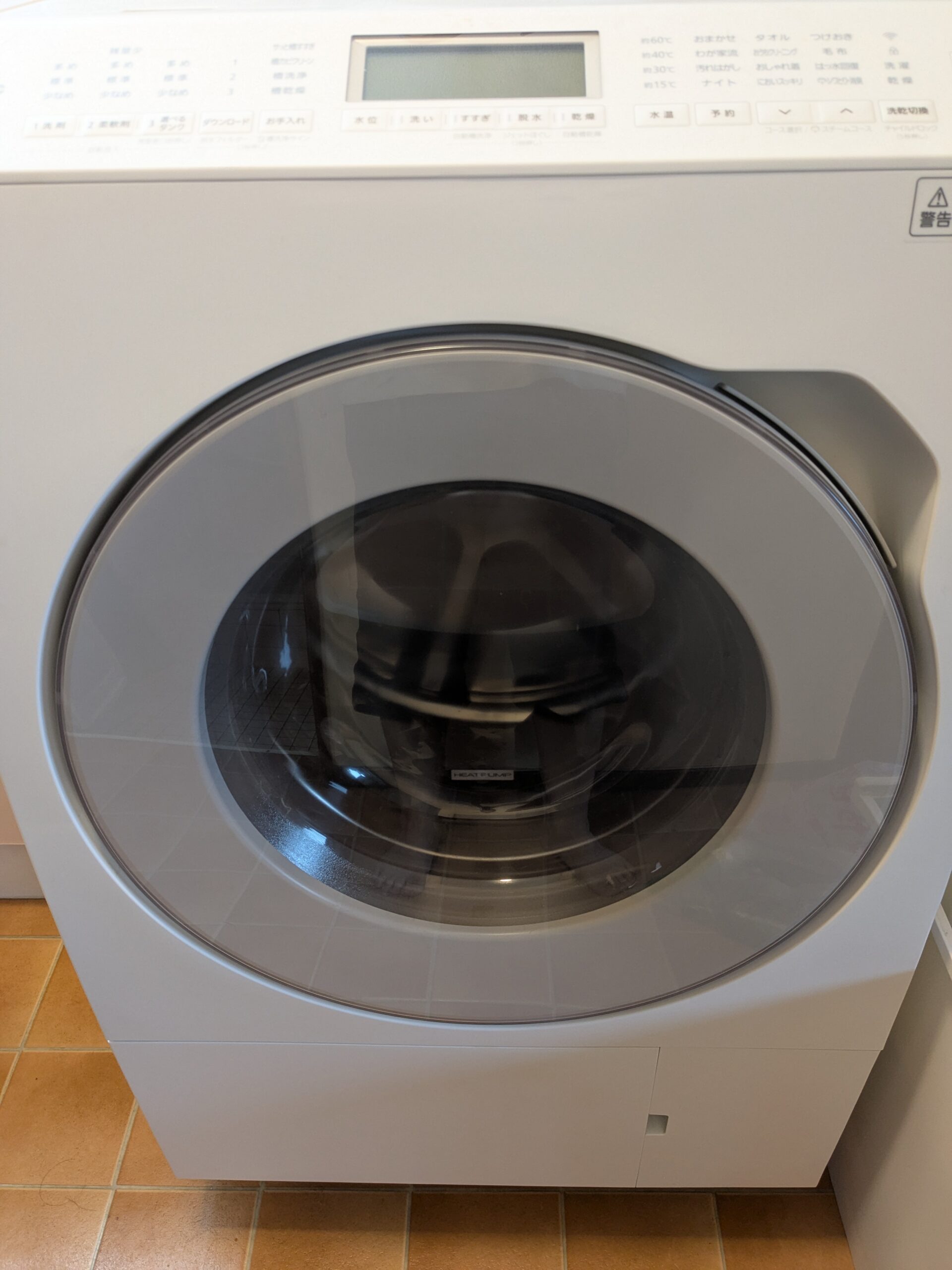 パナソニックのドラム式洗濯乾燥機 NA-LX127E（我が家のもの）